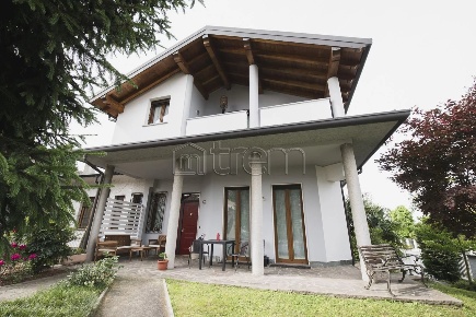 Foto Villa unifamiliare in Via San Martino della Battaglia 5, con 6 locali