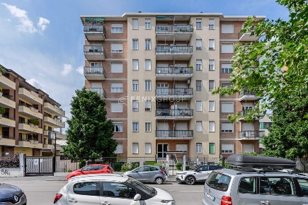 Foto Ufficio in Via AMBROGIO PORTALUPPI 10, Milano Barona di 150 m²
