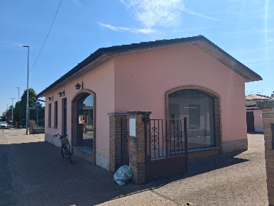Foto Negozio a Pianengo di 170 m² con 1 locali in vendita