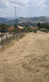 Foto Terreno edificabile in VIA DELLE ROSE, Caltanissetta Centro di 2800 m²