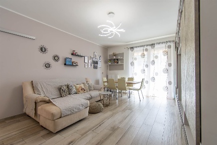 Foto Appartamento in Via Invorio 23, Torino Parella di 102 m² con 4 locali