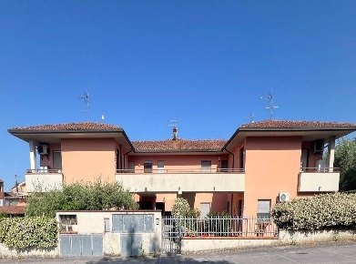 Foto Appartamento in via bertolli, Porcari Centro di 75 m² con 3 locali
