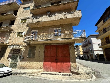 Foto Appartamento in Via Marche 4, Ribera Centro di 155 m² con 5 locali
