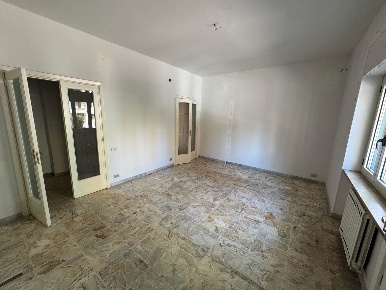 Foto Appartamento in via frugiuele  39, Cosenza Centro di 152 m² in affitto