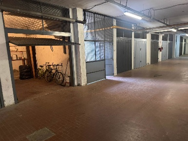 Foto Garage a Firenze Europa di 15 m² con 1 locali in vendita