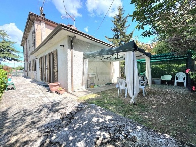 Foto Appartamento in Via degli Artigiani, Gubbio Stazione Di Padule