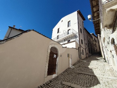 Foto Appartamento in COSTA CESARE CAMPANA, L'Aquila Villa Comunale di 80 m²