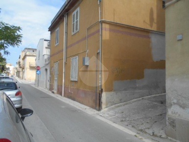 Foto Appartamento in Via Domenico Cirillo, Castelvetrano Centro di 80 m²