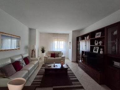 Foto Appartamento a Montelupo Fiorentino Centro di 120 m² con 5 locali