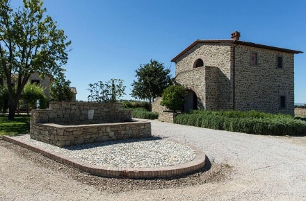 Foto Casale a Cortona Centro di 164 m² con 5 locali in vendita