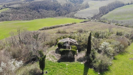 Foto Casale a Radicofani Centro di 350 m² con 10 locali in vendita