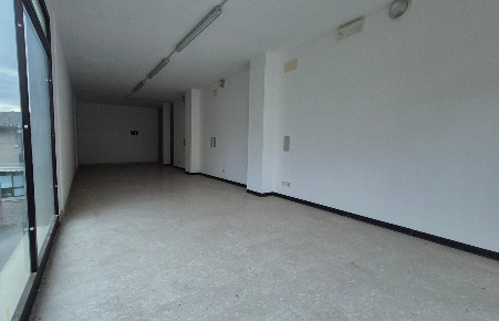 Foto Locale commerciale a Sovicille San Rocco A Pilli di 33 m² con 1 locali