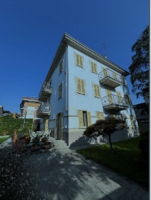 Foto Appartamento a Valenza Centro di 108 m² con 6 locali in vendita