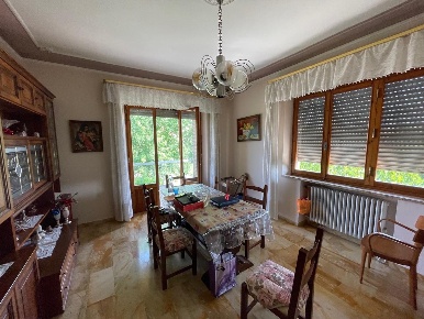 Foto Villa unifamiliare a Sovicille Rosia di 260 m² con 7 locali in vendita