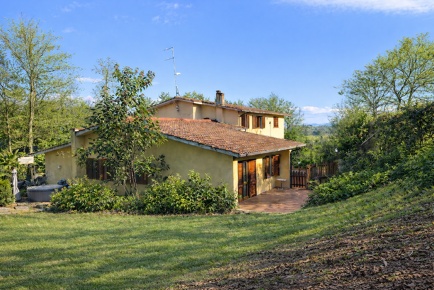 Foto Villa bifamiliare a Castelnuovo Berardenga Ponte A Bozzone di 205 m²
