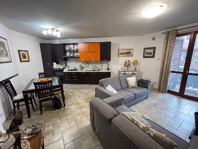 Foto Appartamento a Sovicille Centro di 85 m² con 4 locali in vendita