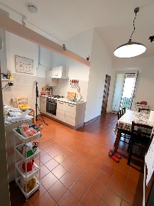 Foto Appartamento a Carrara Avenza di 120 m² con 8 locali in vendita