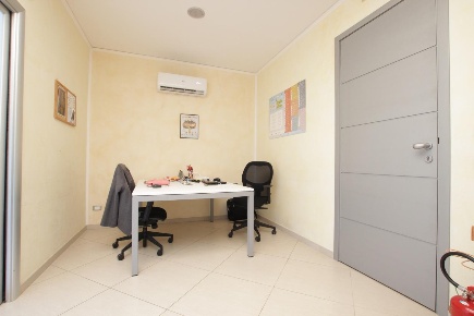 Foto Ufficio a Monteroni d'Arbia Centro di 50 m² con 2 locali in vendita