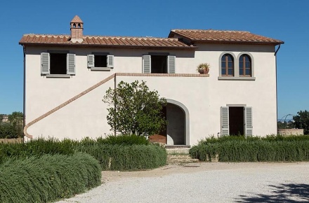 Foto Casale a Cortona Centro di 190 m² con 7 locali in vendita