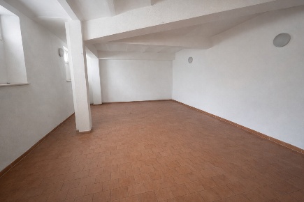 Foto Box a Siena Lizza - Camollia di 48 m² con 1 locali in vendita