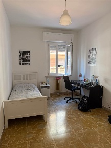 Foto Appartamento a Ancona di 98 m² con 6 locali in affitto