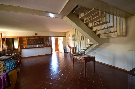Foto Casa indipendente in Piazza Vittorio Veneto  55, Mercatale di 272 m²