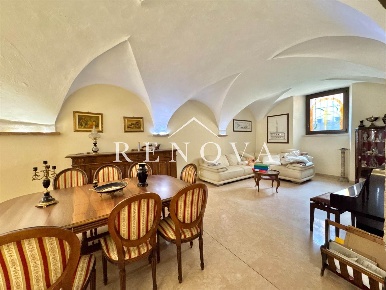 Foto Rustico in Via Ponte 1000, Sant'Ambrogio di Valpolicella di 345 m²