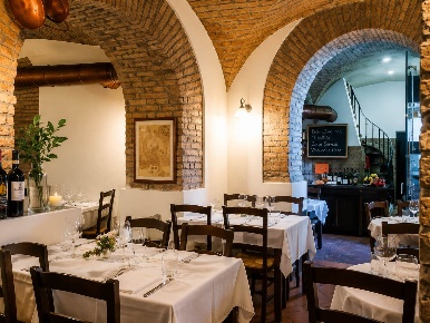 Foto Ristorante a Siena Ravacciano di 211 m² in vendita