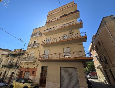 Foto Appartamento in Via Cronio 55, Sciacca Centro di 120 m² con 6 locali