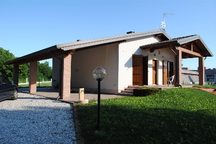 Foto Villa unifamiliare a Udine Stadio - Rizzi di 120 m² con 8 locali