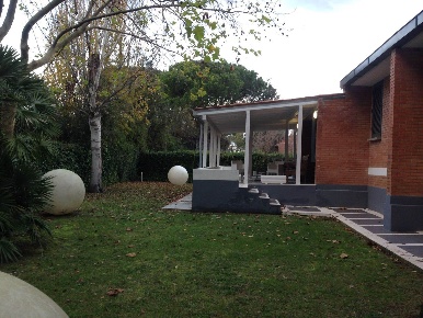 Foto Villa unifamiliare a Latina Litoranea di 150 m² con 7 locali