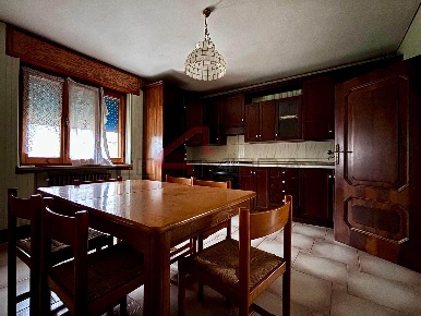 Foto Case semi ndipendenti a Sorgà di 124 m² con 8 locali in vendita