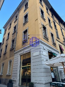Foto Appartamento in Via Mercato, Milano Brera di 75 m² con 2 locali