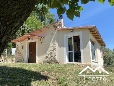 Foto Villa unifamiliare in Contrada Colleguardia, Forano di 47 m²