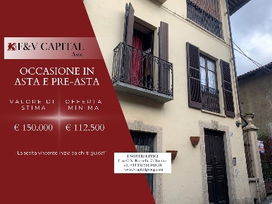 Foto Appartamento in Via Roma, Caselette Centro di 218 m² con 7 locali