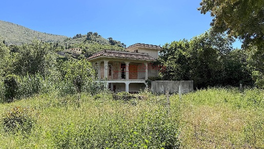 Foto Rustico in Contrada Calabretto, Itri di 350 m² con 1 locali in vendita