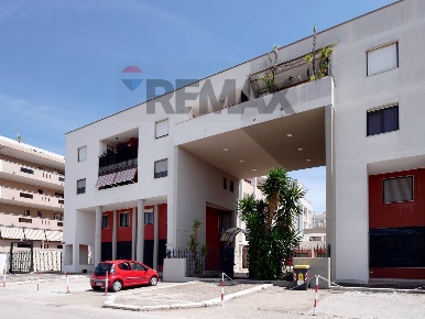 Foto Locale commerciale in Via Vittorio Veneto Ceglie del Campo 62, Bari