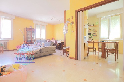 Foto Appartamento in VIA RIGONE 5, Cento Cento Paese di 120 m² con 5 locali