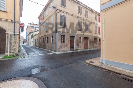 Foto Casa indipendente in Via Giuseppe Rocca 52, Carpi di 463 m² in vendita