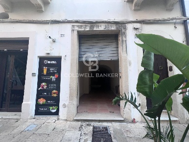 Foto Magazzino in Via Pietro Siciliani 83, Galatina Centro di 52 m²
