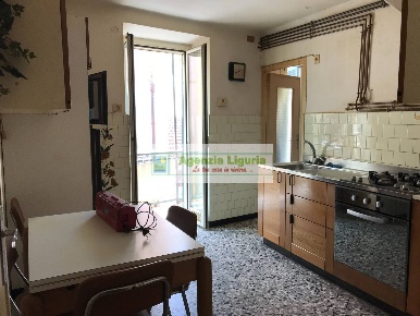 Foto Appartamento in Via Matteotti 13, Perinaldo di 62 m² con 5 locali