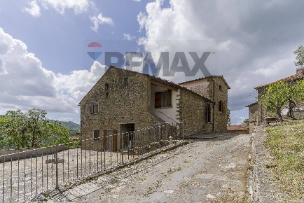 Foto Rustico in Località Sant'Agata alle Terrine, Arezzo Palazzo del Pero
