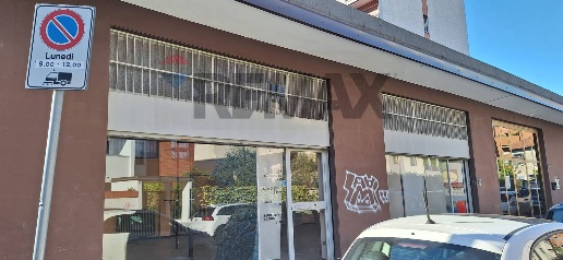 Foto Negozio in Via R. Ardigo' 11, Monza Via Lecco - Via Bergamo di 100 m²
