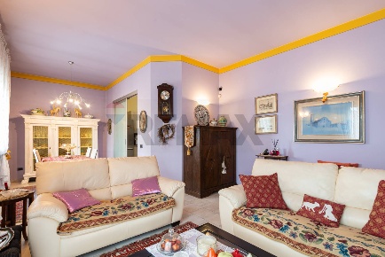 Foto Case semi ndipendenti a San Giovanni Valdarno di 234 m² con 9 locali
