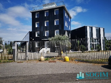 Foto Capannone industriale in Strada Statale Sempione, Pero Centro