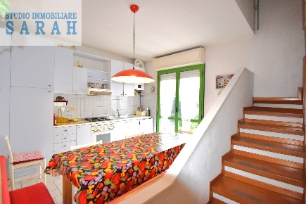 Foto Appartamento in Via Digione, Viareggio di 90 m² con 5 locali