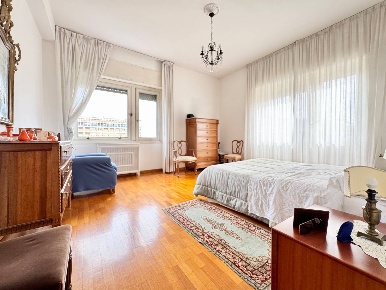 Foto Appartamento in Piazza Giuseppe Mazzini 72, Lecce Mazzini di 200 m²