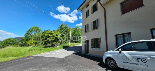 Foto Case semi ndipendenti in VIA NOGLAREDA 38, Tarcento di 173 m²