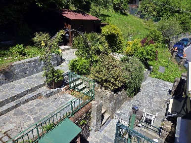 Foto Casa indipendente in Via Roma, Savignone Centro di 120 m² con 6 locali