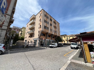 Foto Locale commerciale in VIA XXIV MAGGIO, Vasto Centro Storico di 160 m²